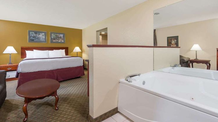 Days Inn Norton Suite