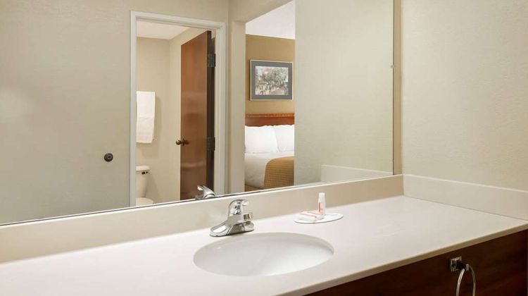 Days Inn Norton Room