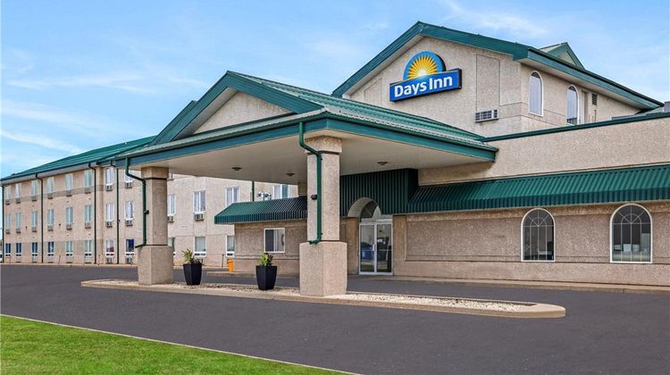Days Inn & Suites Winkler Exterior