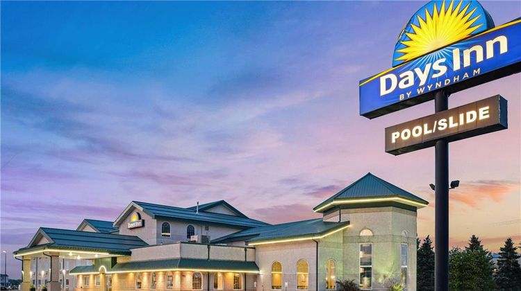 Days Inn & Suites Winkler Exterior