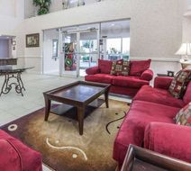 Super 8 Hillsboro Lobby