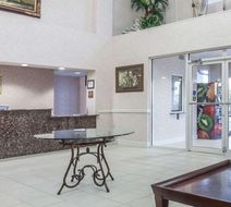 Super 8 Hillsboro Lobby