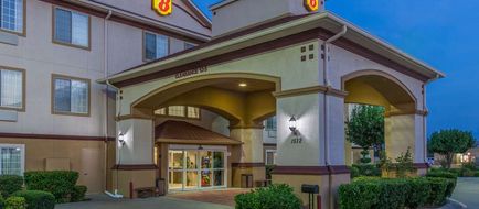 Super 8 Hillsboro Exterior