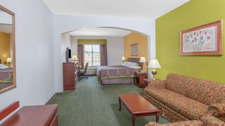<b>Super 8 Hillsboro Suite</b>. Images powered by <a href="https://iceportal.shijigroup.com/" title="IcePortal" target="_blank">IcePortal</a>.