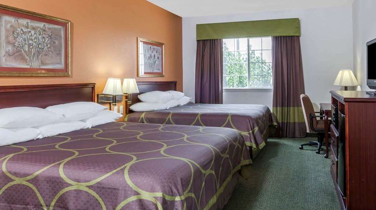 Super 8 Hillsboro Room