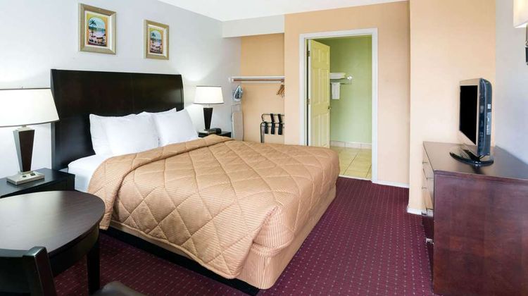 Days Inn Newport Room