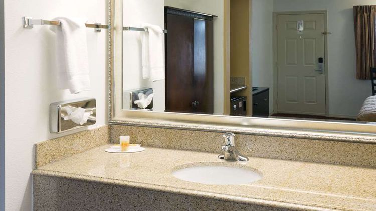 Days Inn Newport Room