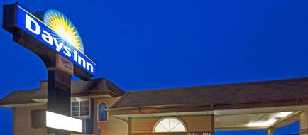 Days Inn Newport Exterior