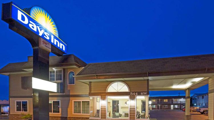 Days Inn Newport Exterior
