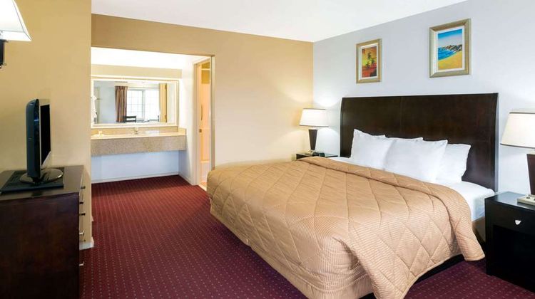 Days Inn Newport Room