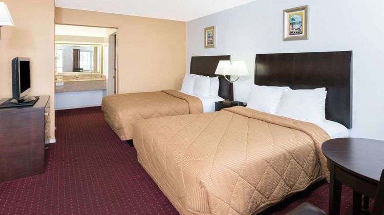 Days Inn Newport Room