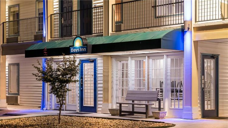 Days Inn Simpsonville Exterior