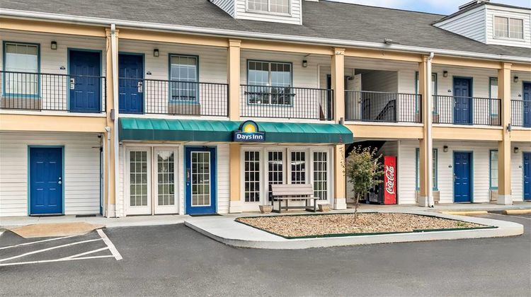 Days Inn Simpsonville Exterior