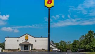 Super 8 Brownsburg/Indianapolis Area