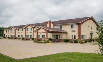 Super 8  Mt. Carmel