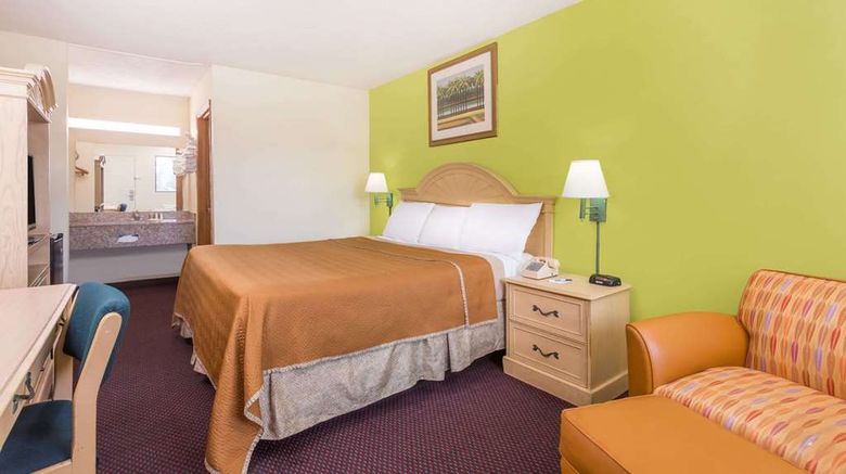 <b>Travelodge Cordele Room</b>. Images powered by <a href="https://iceportal.shijigroup.com/" title="IcePortal" target="_blank">IcePortal</a>.