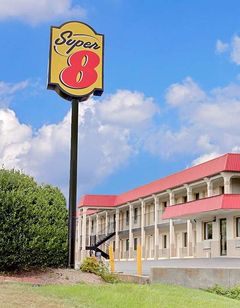 Super 8 Laurel