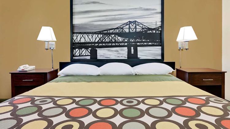Super 8 Laurel Room