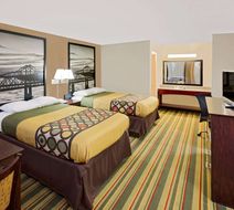 Super 8 Laurel Room