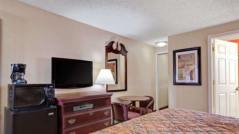 <b>Days Inn Ridgefield NJ Suite</b>. Images powered by <a href="https://iceportal.shijigroup.com/" title="IcePortal" target="_blank">IcePortal</a>.