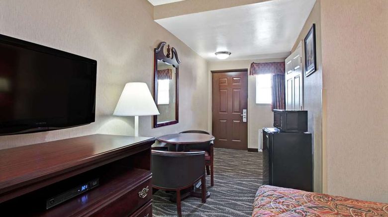 <b>Days Inn Ridgefield NJ Suite</b>. Images powered by <a href="https://iceportal.shijigroup.com/" title="IcePortal" target="_blank">IcePortal</a>.