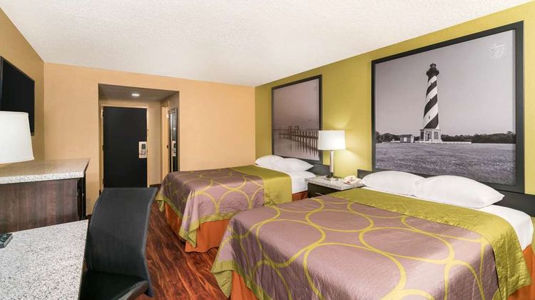 Super 8 Raleigh North East Room