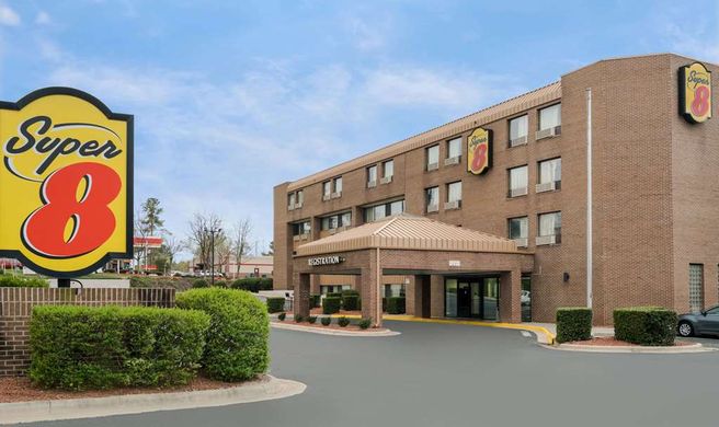 Super 8 Raleigh North East Exterior