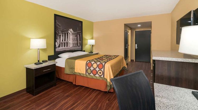 Super 8 Raleigh North East Room