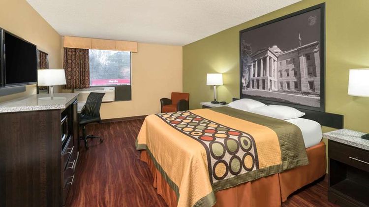 Super 8 Raleigh North East Room