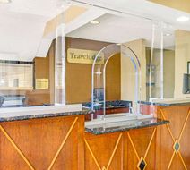 Travelodge Silver Spring Lobby