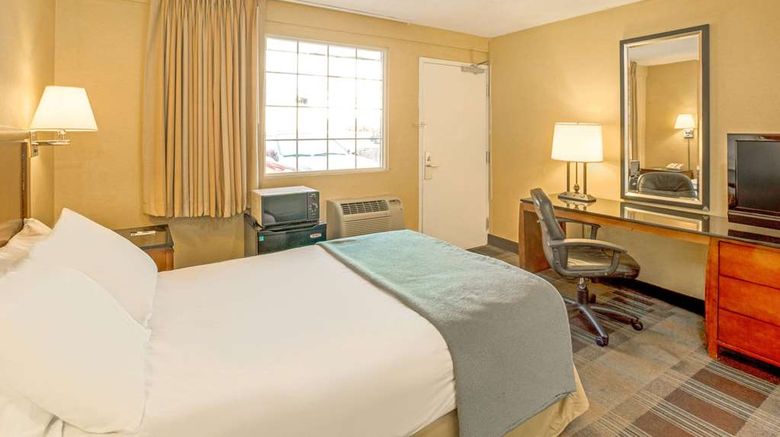 <b>Travelodge Silver Spring Room</b>. Images powered by <a href="https://iceportal.shijigroup.com/" title="IcePortal" target="_blank">IcePortal</a>.
