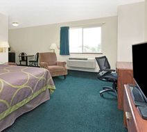 Super 8 Windsor Room