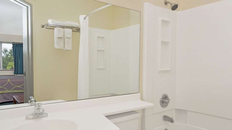 <b>Super 8 Windsor Room</b>. Images powered by <a href="https://iceportal.shijigroup.com/" title="IcePortal" target="_blank">IcePortal</a>.