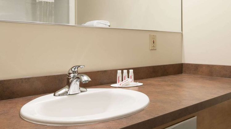 Days Inn & Suites Thunder Bay Room