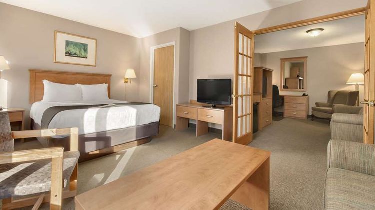 Days Inn & Suites Thunder Bay Room