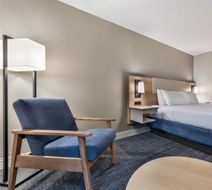 Days Inn & Suites Thunder Bay Room
