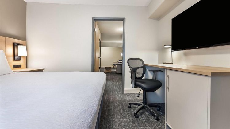 Days Inn & Suites Thunder Bay Suite