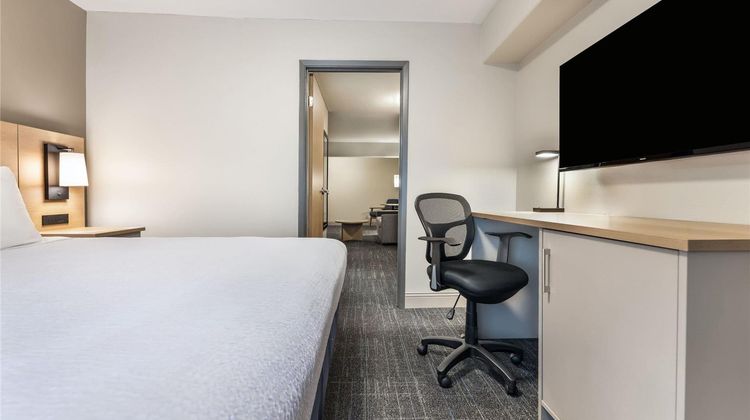 Days Inn & Suites Thunder Bay Suite
