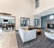 Days Inn & Suites Thunder Bay Lobby