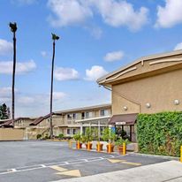 Super 8 Los Angeles-Culver City Area