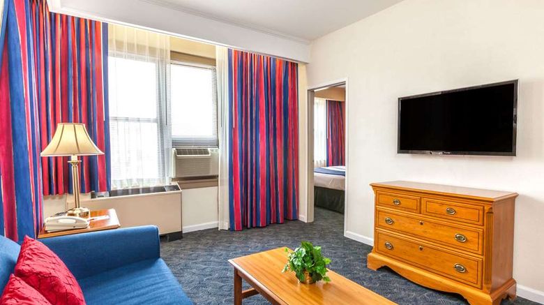 <b>Ramada Jersey City Room</b>. Images powered by <a href="https://iceportal.shijigroup.com/" title="IcePortal" target="_blank">IcePortal</a>.