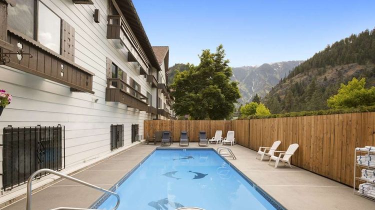 Howard Johnson Express Inn Leavenworth Pool