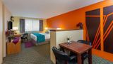 Howard Johnson Express Inn Leavenworth Suite