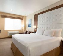 Wyndham Anaheim Room