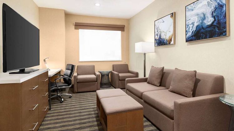 Wyndham Anaheim Suite