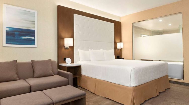 Wyndham Anaheim Suite