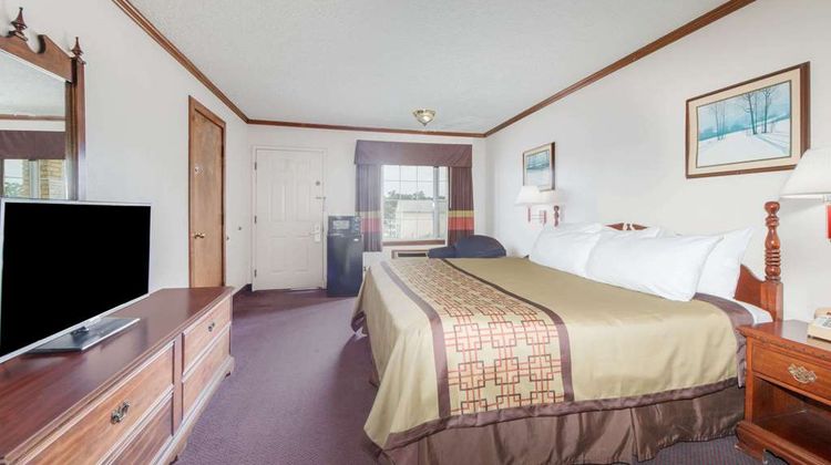 Days Inn Monett Room