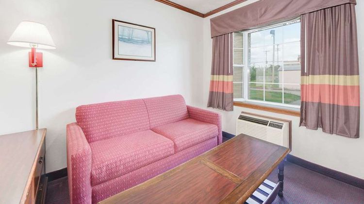 Days Inn Monett Suite