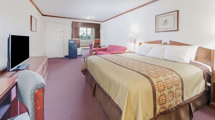 Days Inn Monett Suite
