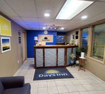 Days Inn Monett Lobby
